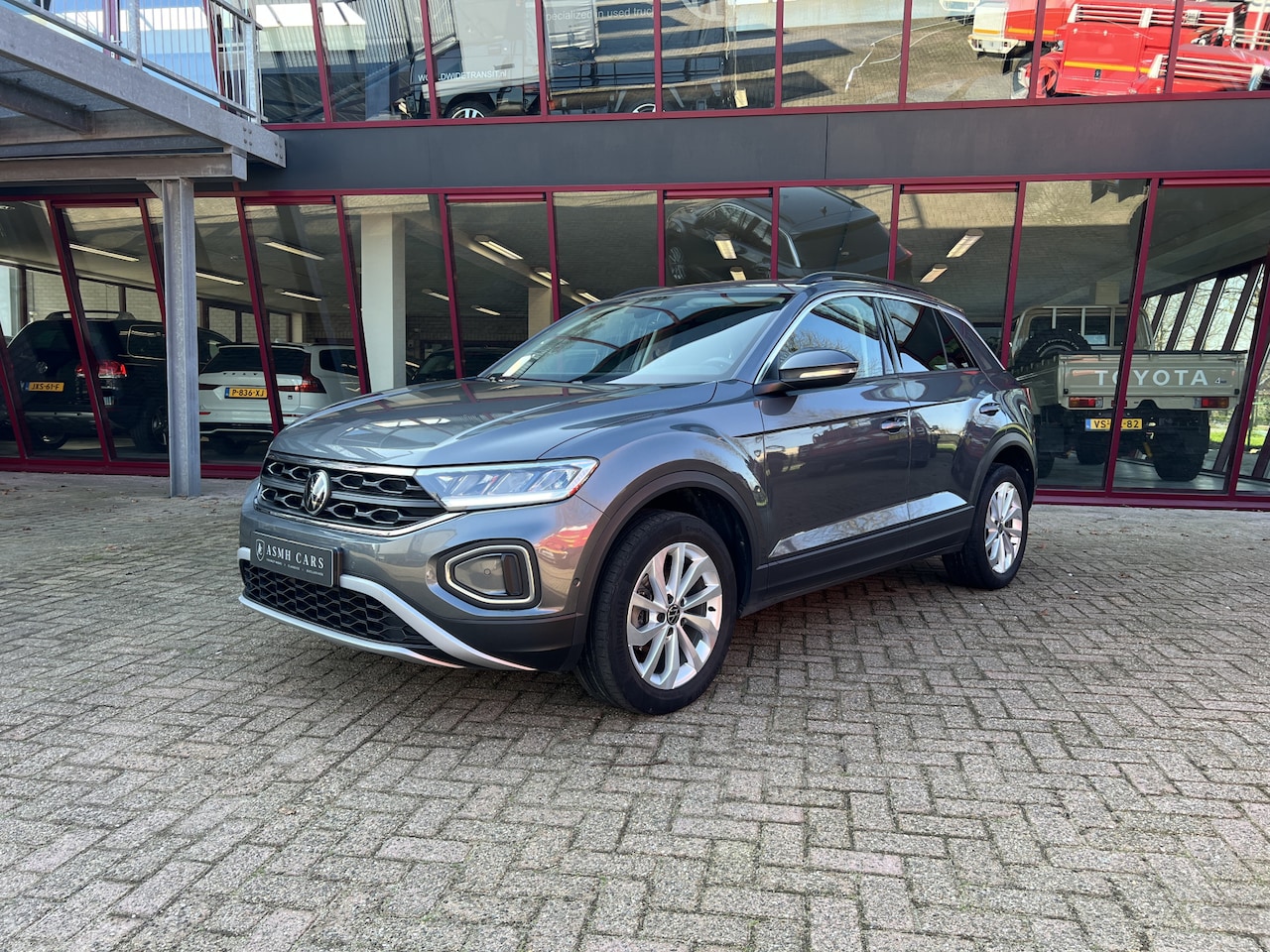 Volkswagen T-Roc - 1.5 TSI Life Business | BTW | ACC | PDC | Keyless | Carplay | Stoelverw. | - AutoWereld.nl