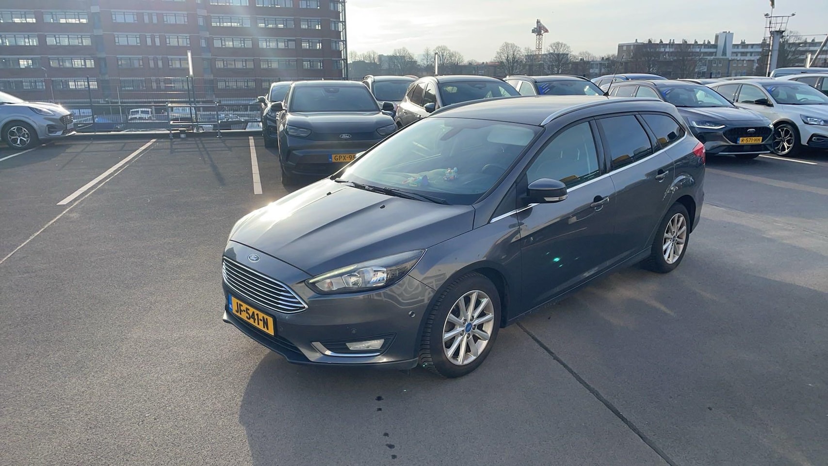 Ford Focus Wagon - 1.0 First Edition 1.0 First Edition - AutoWereld.nl