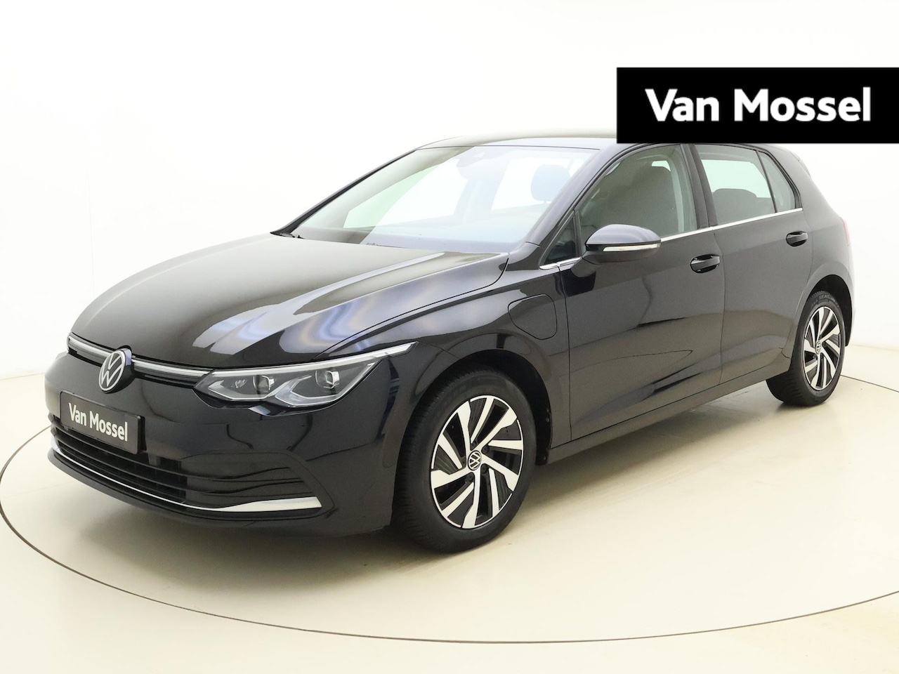 Volkswagen Golf - 1.4 eHybrid Style | APPLE CARPLAY | ANDROID AUTO | IQ LIGHTS VOOR | DODEHOEKSENSOREN | ACH - AutoWereld.nl