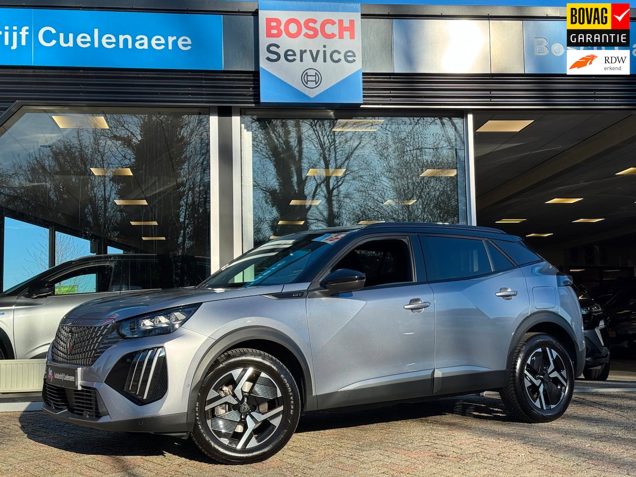 Peugeot 2008 - 1.2 Hybrid 136 GT Elektr bed. voorstoel / Alcantara / 360 camera / Navi / Stoelverwarming - AutoWereld.nl