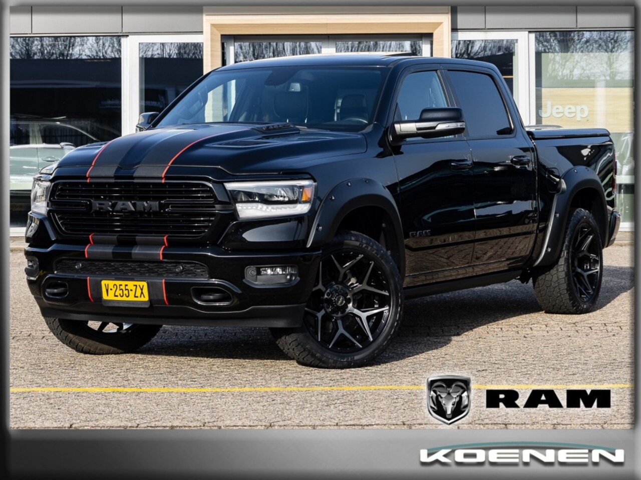 Dodge Ram Pick Up - 5.7 V8 4x4 Aut. Laramie Night Automaat LPG G3/ PANO/ LEER/ LPG/ 4-Play - AutoWereld.nl