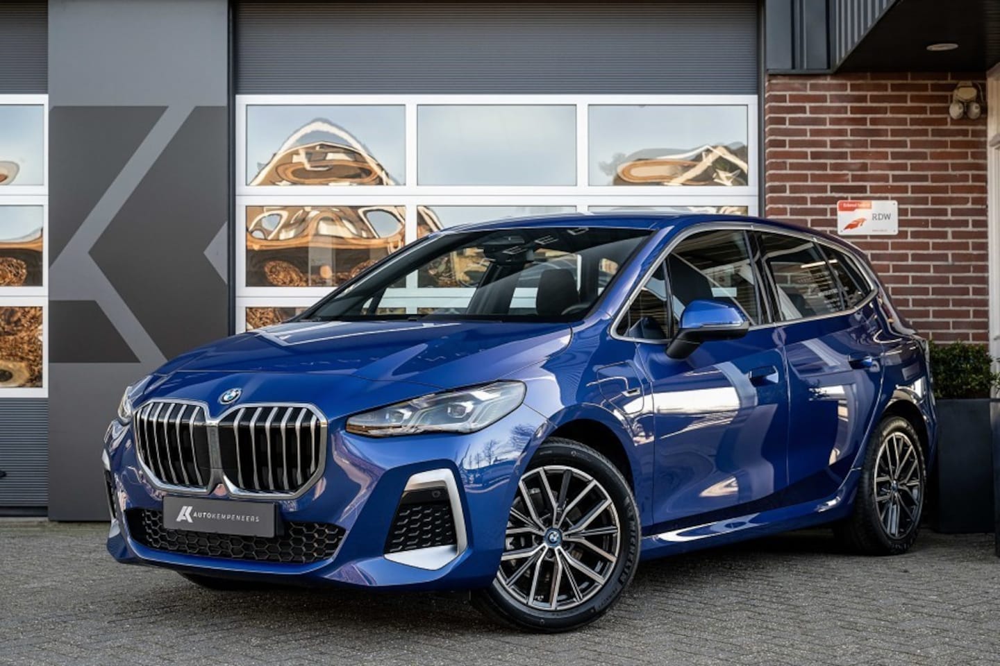 BMW 2-serie Active Tourer - 225e xDrive M sport | Camera | Keyless | Adapt. Led | Sport Seats | 18 Inch | - AutoWereld.nl