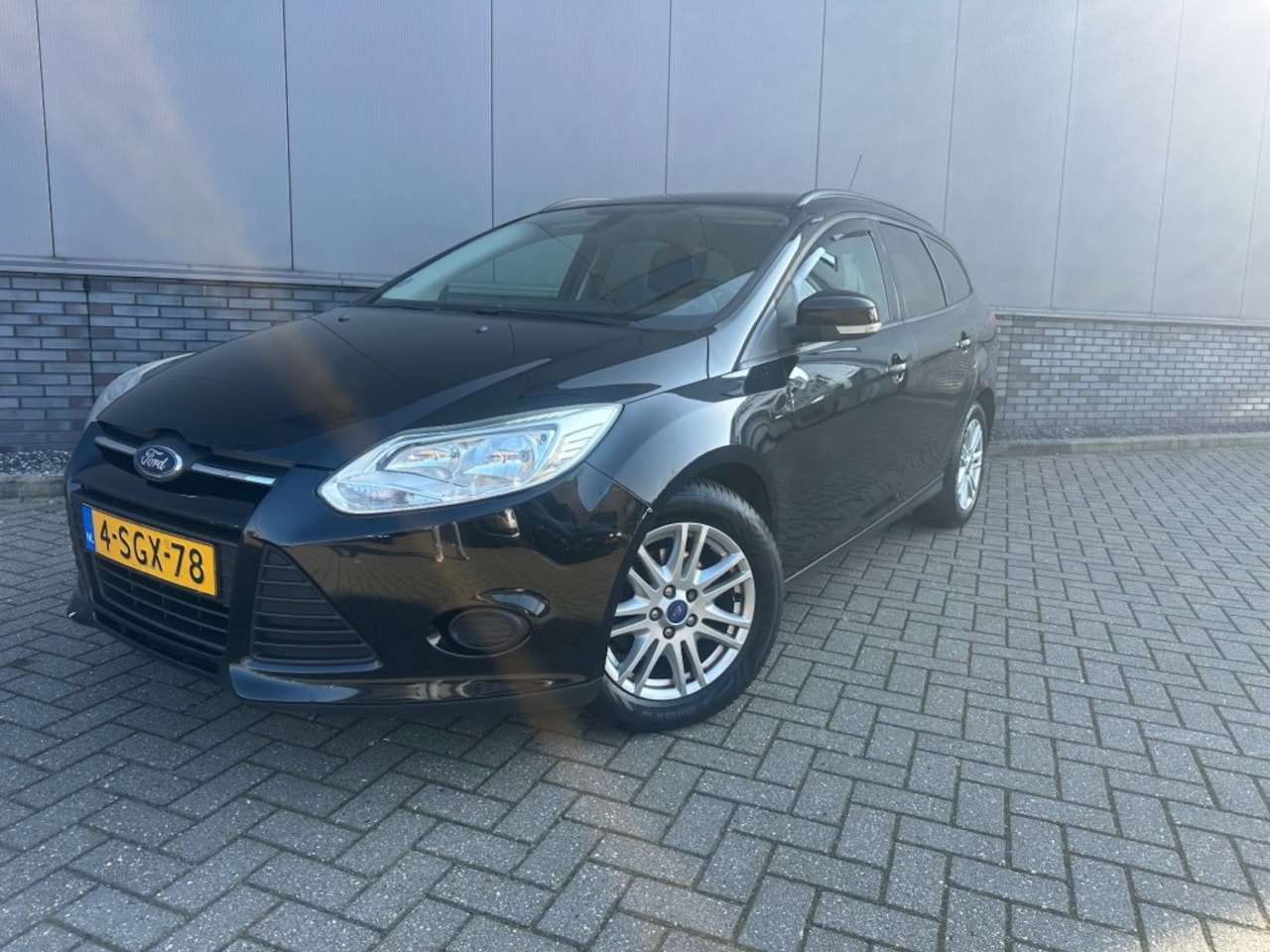 Ford Focus - 1.0 ECOBOOST+Airco Navi - AutoWereld.nl