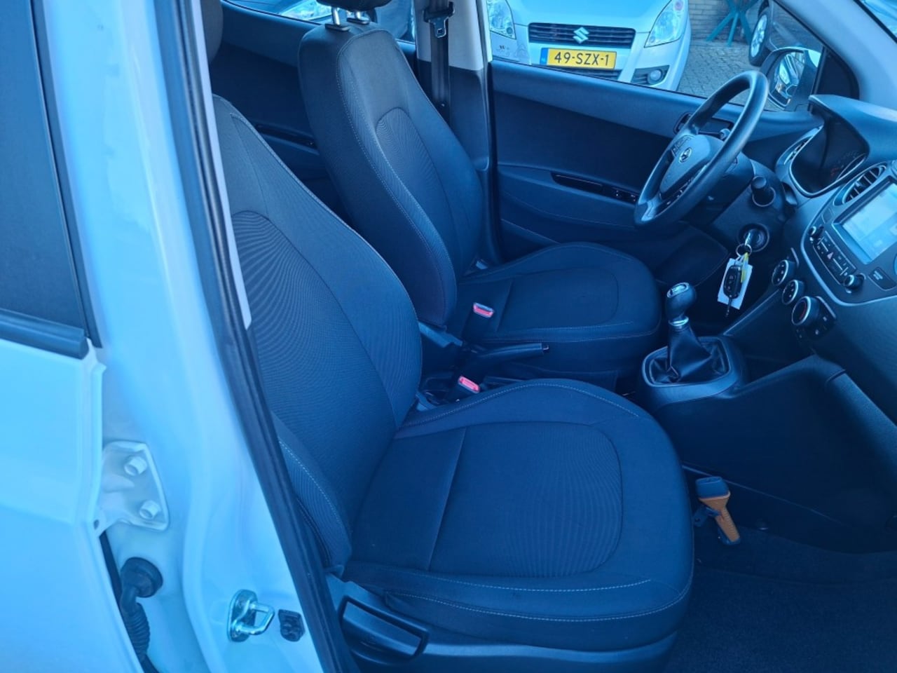 Hyundai i10 - 1.0i Comfort RADIO/AIRCO/NAVI/CRUISE/ELEC.RAMEN V+A/PDC