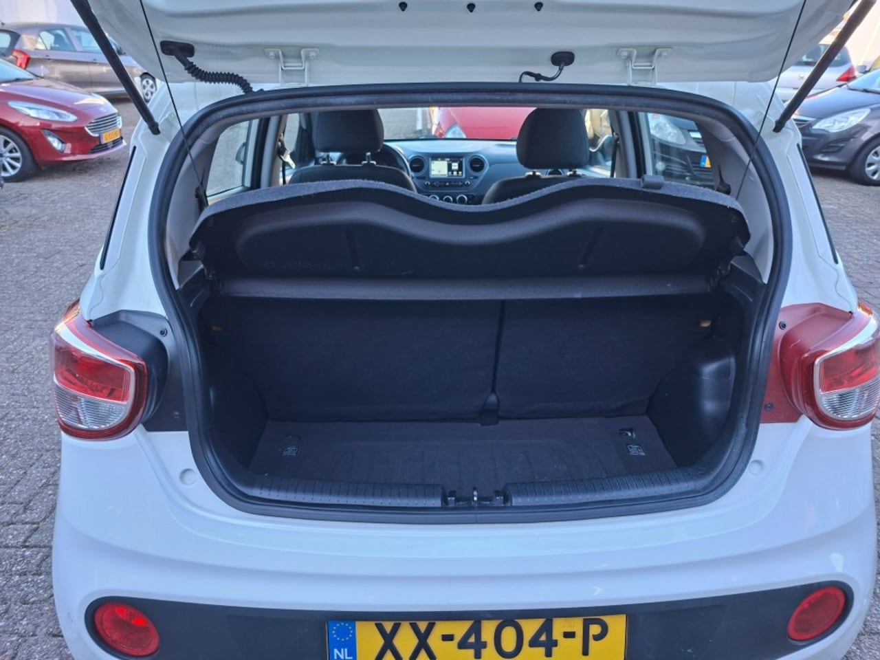 Hyundai i10 - 1.0i Comfort RADIO/AIRCO/NAVI/CRUISE/ELEC.RAMEN V+A/PDC