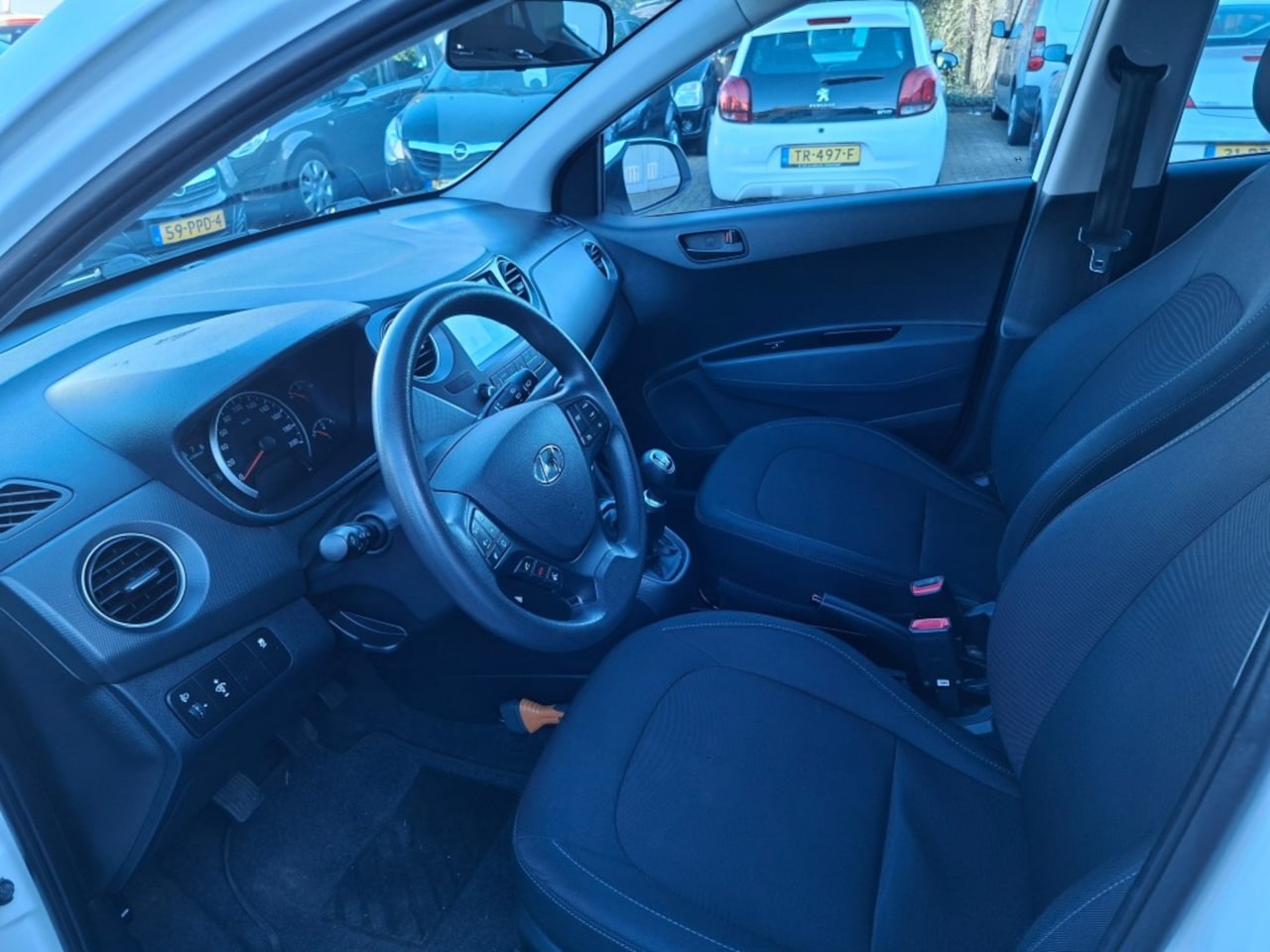 Hyundai i10 - 1.0i Comfort RADIO/AIRCO/NAVI/CRUISE/ELEC.RAMEN V+A/PDC