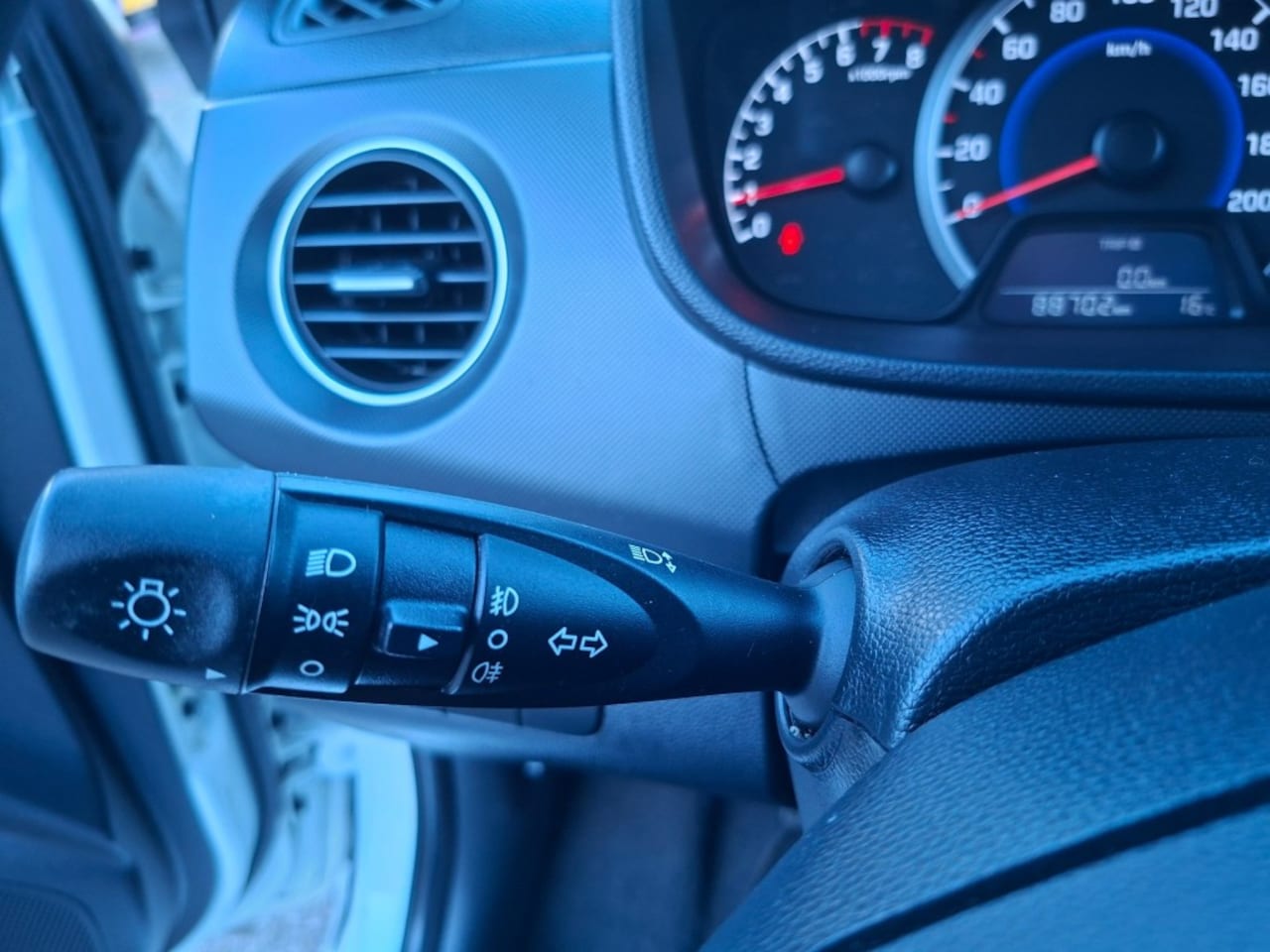 Hyundai i10 - 1.0i Comfort RADIO/AIRCO/NAVI/CRUISE/ELEC.RAMEN V+A/PDC