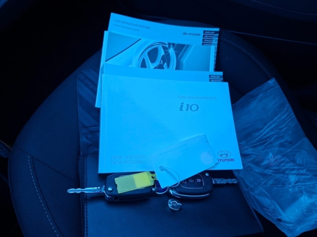 Hyundai i10 - 1.0i Comfort RADIO/AIRCO/NAVI/CRUISE/ELEC.RAMEN V+A/PDC