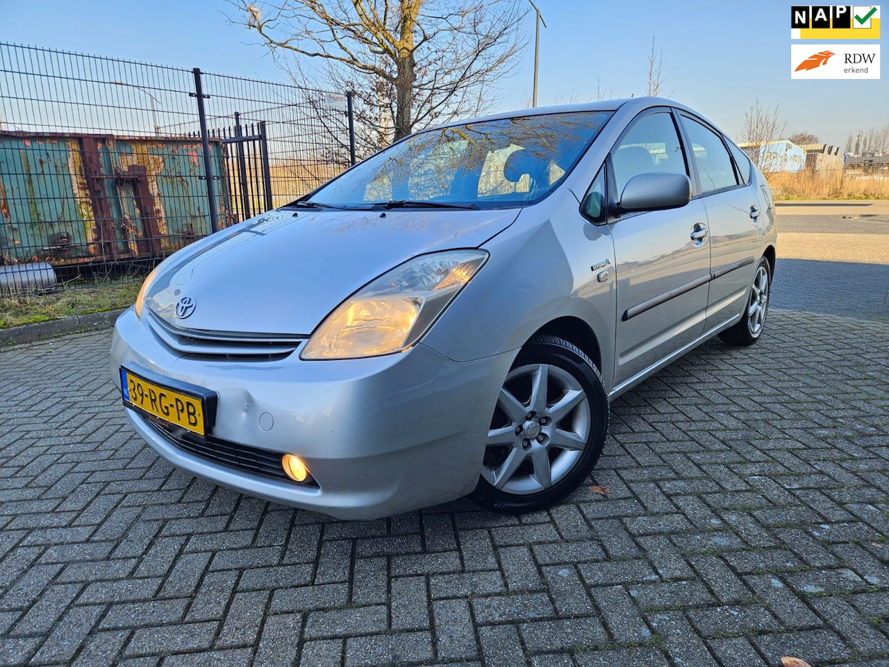 Toyota Prius - 1.5 VVT-i Business GARANTIE met Bijna nieuw Hybride Batterij - AutoWereld.nl