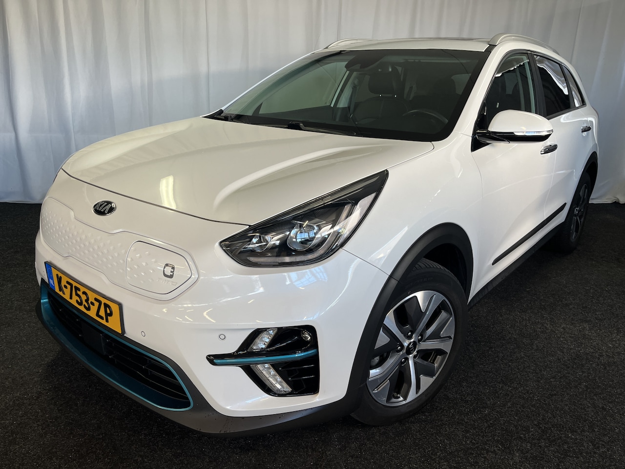 Kia e-Niro - DynamicPlusLine 64 kWh ADAPTIVE/APPLE/NAVI/100% SOH/3 FASE/STOELVERW. - AutoWereld.nl