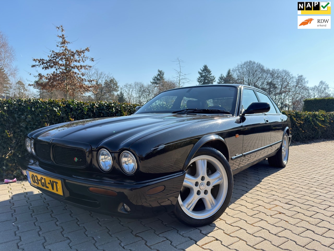 Jaguar XJR - Sport 3.2 V8 Executive , Automaat , Clima / Cruise / Leder / Pdc / 18 Inch Lm Velgen. - AutoWereld.nl