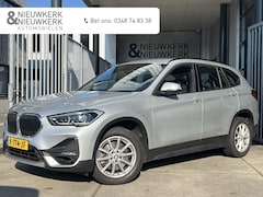 BMW X1 - sDrive20i Executive Edition | AUTOMAAT | TREKHAAK | HEAD-UP DISPLAY | NAVI XL | CRUISE CON