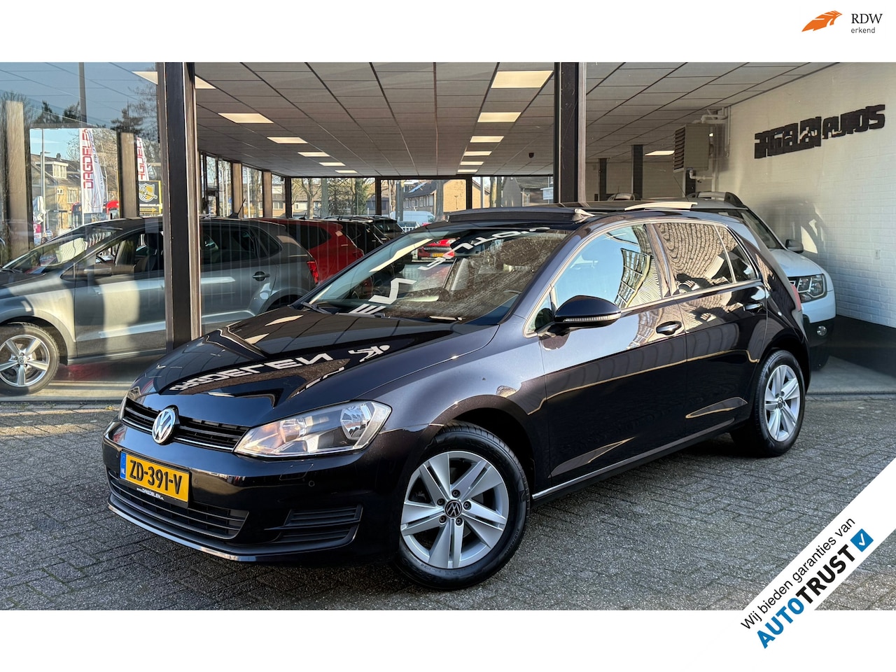 Volkswagen Golf - 1.2 TSI Highline 105pk PANORAMA DAK | PDC V+A | LMV - AutoWereld.nl