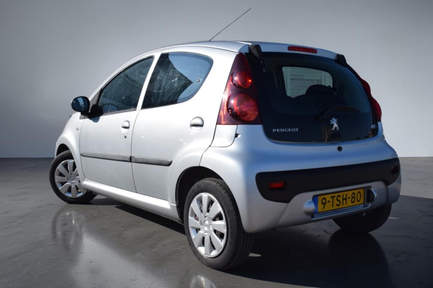 Peugeot 107 - 1.0 Active, Gefacelifte model, Led dagrijverlichting, Airco, NL auto, NAP, zeer lage km st