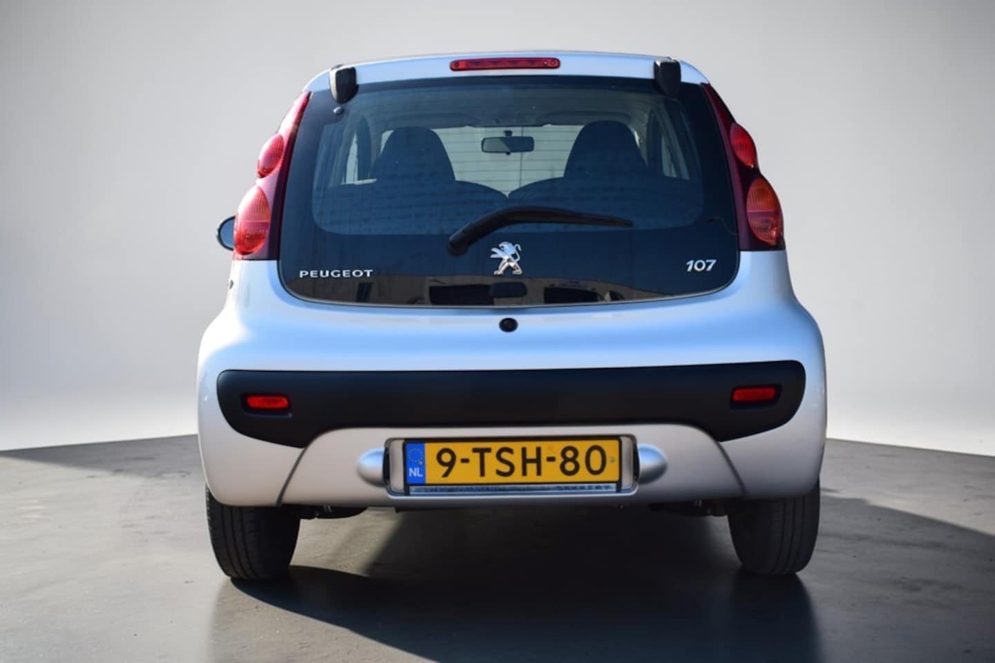 Peugeot 107 - 1.0 Active, Gefacelifte model, Led dagrijverlichting, Airco, NL auto, NAP, zeer lage km st