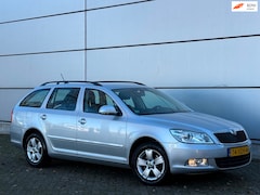 Skoda Octavia Combi - 1.2 TSI Ambition Business Line 2e Eignr |Xenon |Park Sensor |Navi |Airco |Trekhaak |Nap |B