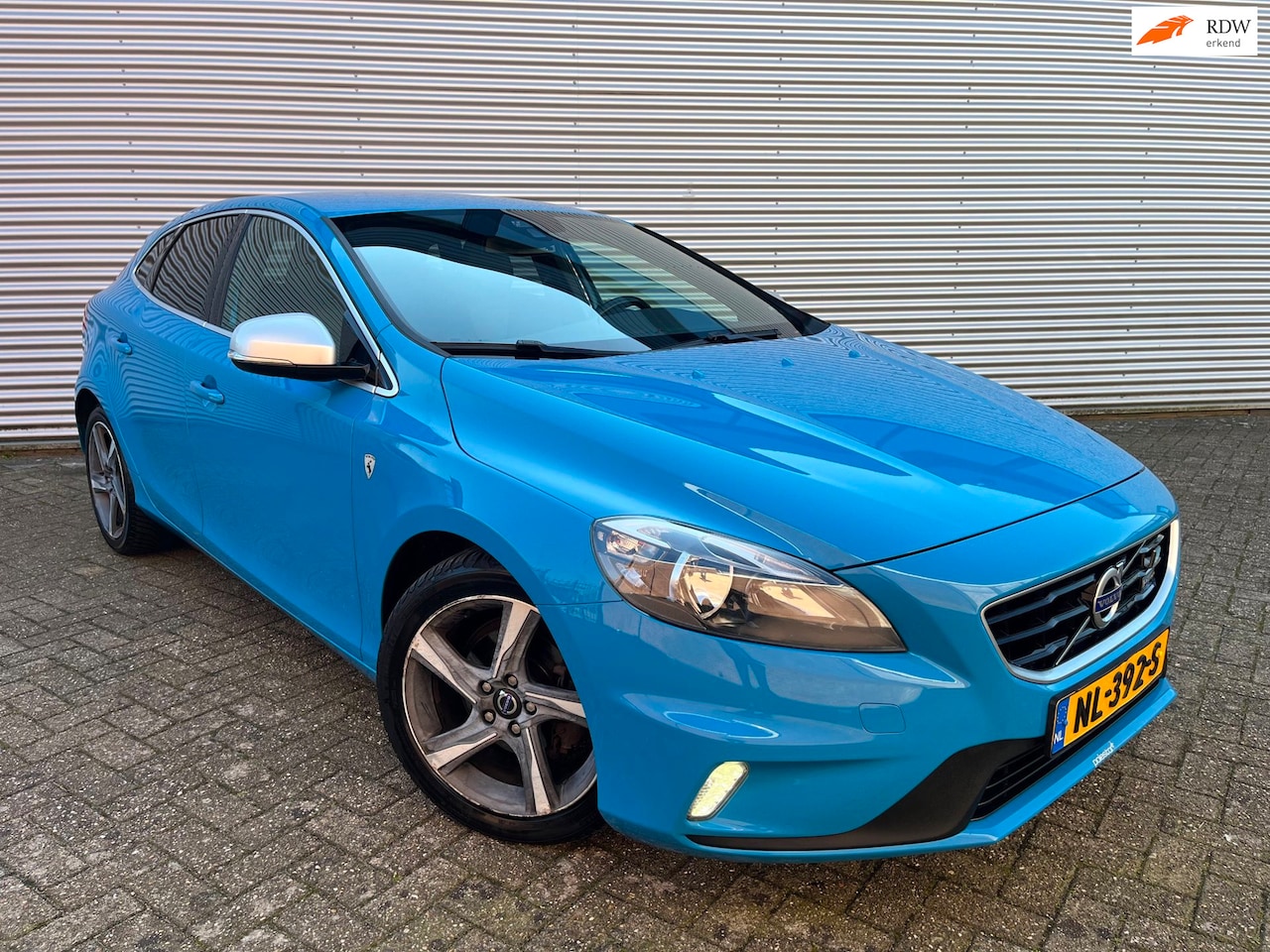 Volvo V40 - 1.6 D2 Summum|Airco|Cruise|Trekhaak| - AutoWereld.nl