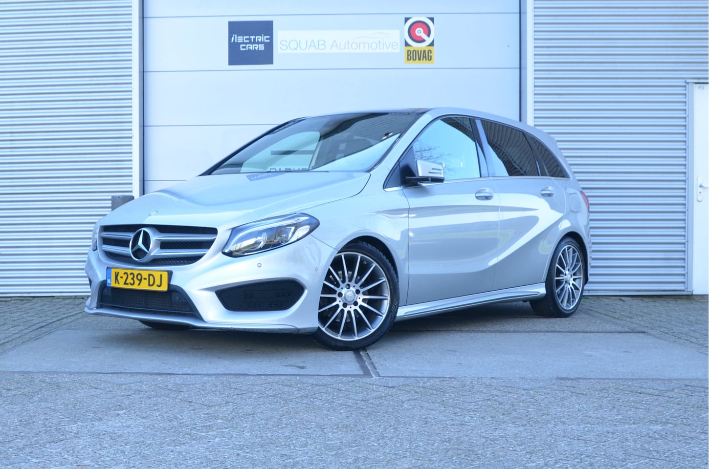 Mercedes-Benz B-klasse - 180 AMG Night Edition Plus Pano, Leder, 18" Alu - AutoWereld.nl