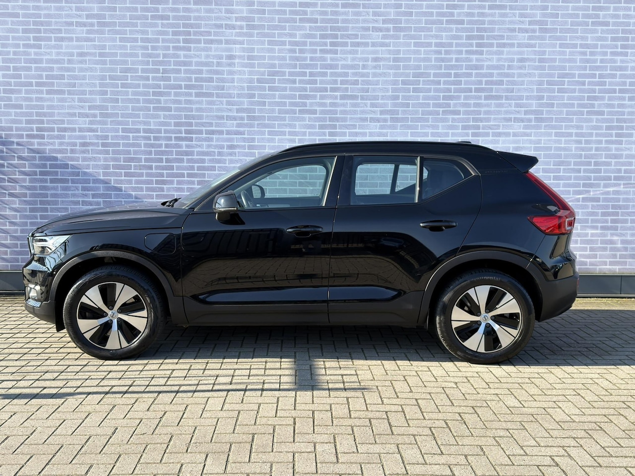 Volvo XC40 - 1.5 T4 Recharge R-Design Expression | Plug-in Hybrid (PHEV) | Trekhaak | 360 Graden Camera - AutoWereld.nl