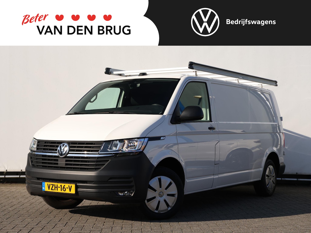 Volkswagen Transporter - 2.0 TDI 110 pk L2H1 28 Comfortline | Airco | Cruise control | Navigatie via App connect | - AutoWereld.nl