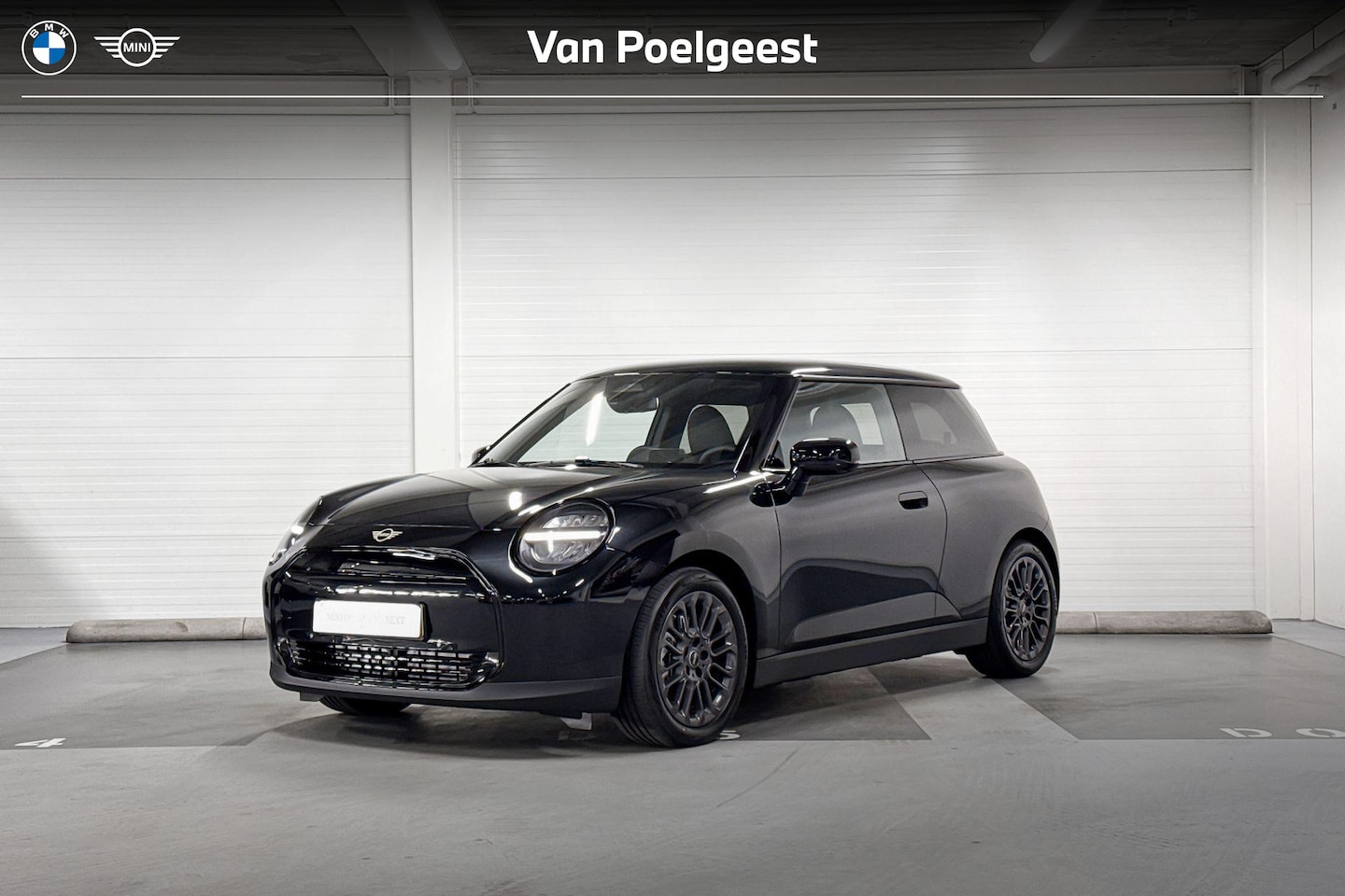 MINI Cooper - 3-Deurs E Essential | Head-Up Display | Stoelverwarming | Blackyard - AutoWereld.nl