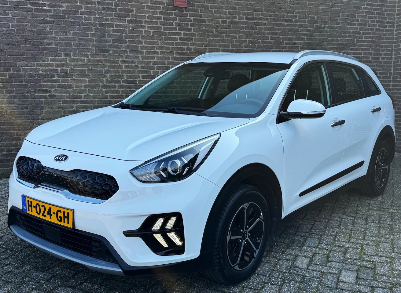 Kia Niro - 1.6 GDi Hybrid DynamicLine Carplay Camera Adaptive-Cruise NL-Auto - AutoWereld.nl
