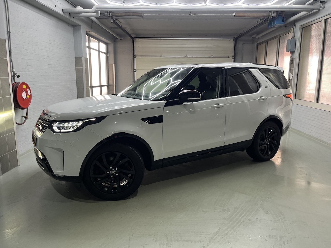 Land Rover Discovery - 3.0 Td6 First Edition 7p. 3.0 Td6 First Edition 7p. - AutoWereld.nl