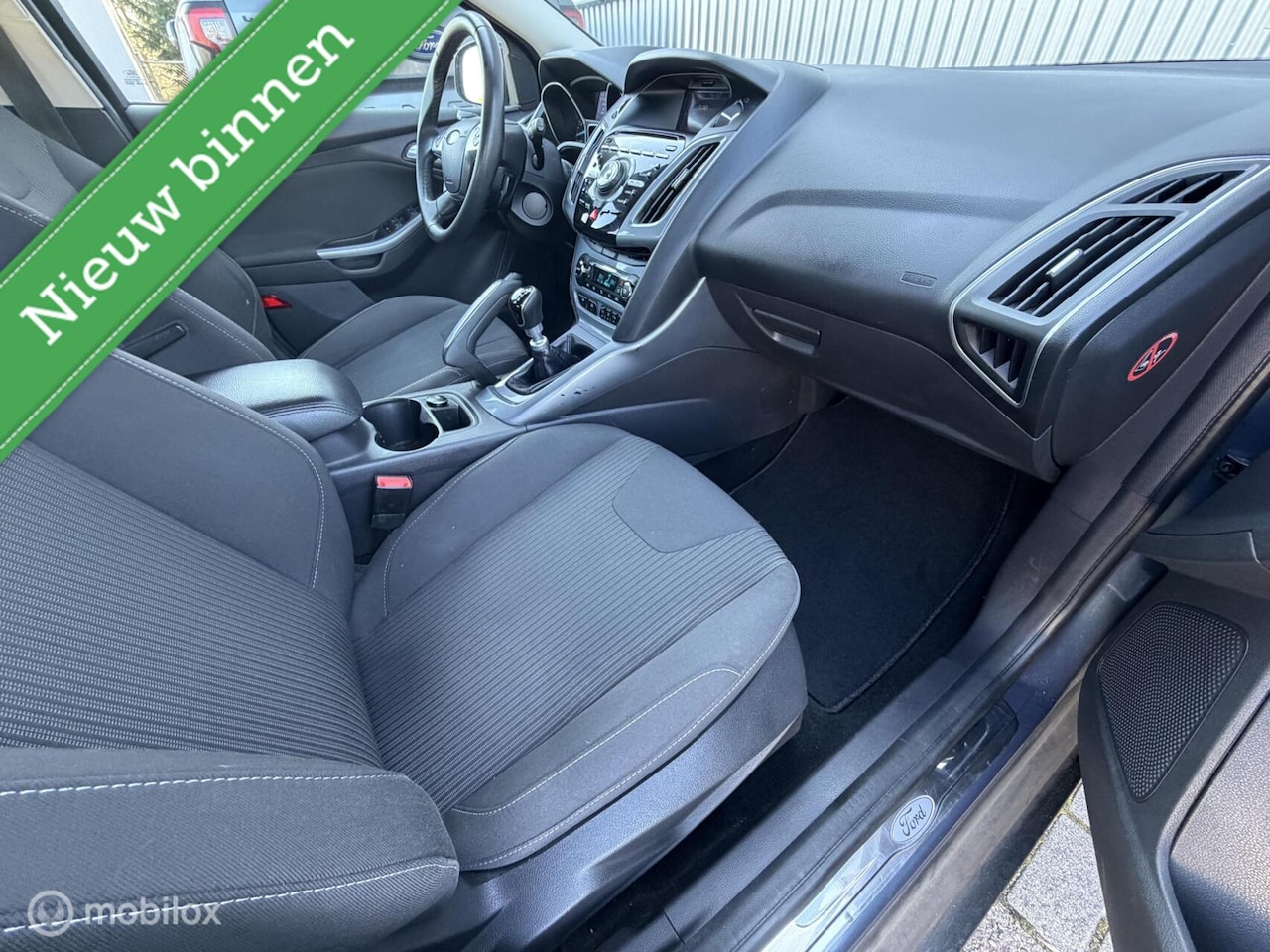 Ford Focus - 1.6 EcoBoost 150PK Titanium 2013 / Navigatie / Parkeersensoren / Trekhaak / Climate / 2e e - AutoWereld.nl