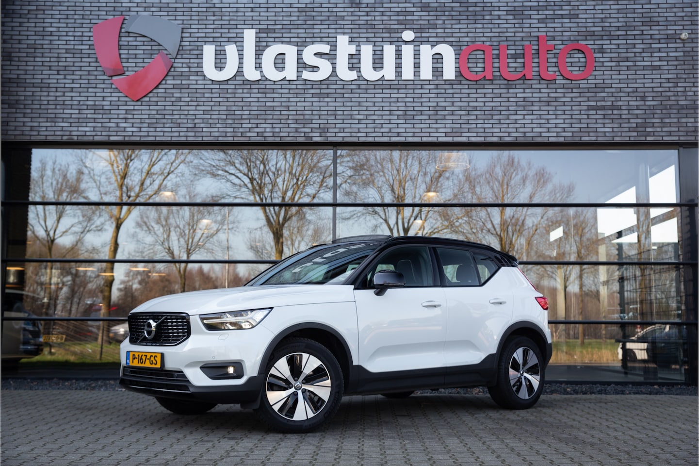 Volvo XC40 - 2.0 T4 AWD Inscription 2.0 T4 AWD Inscription , Panoramadak, Trekhaak, Harman/Kardon, - AutoWereld.nl