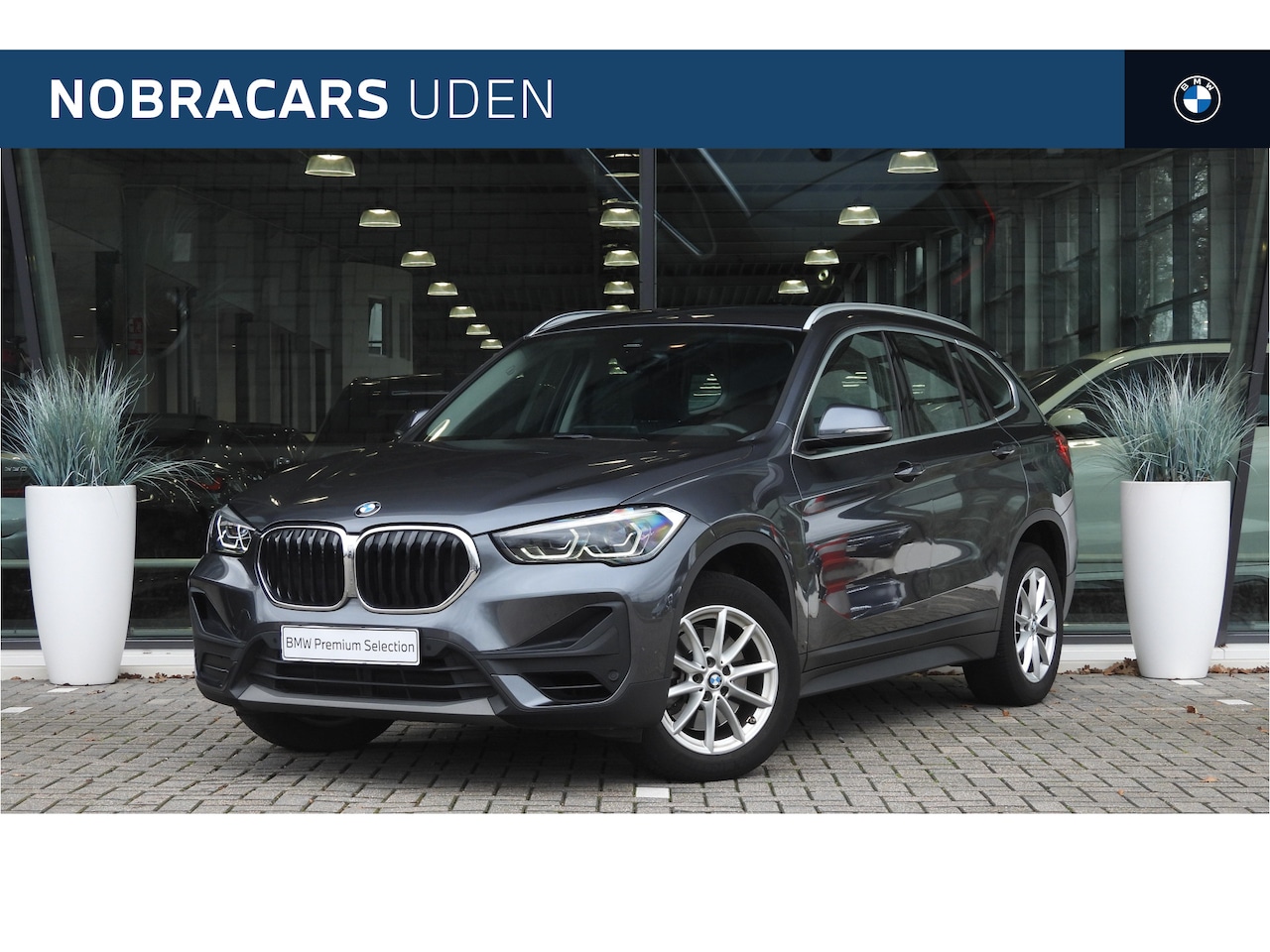 BMW X1 - sDrive20i Executive Automaat / Sportstoelen / Head-Up / Achteruitrijcamera / LED / Stoelve - AutoWereld.nl
