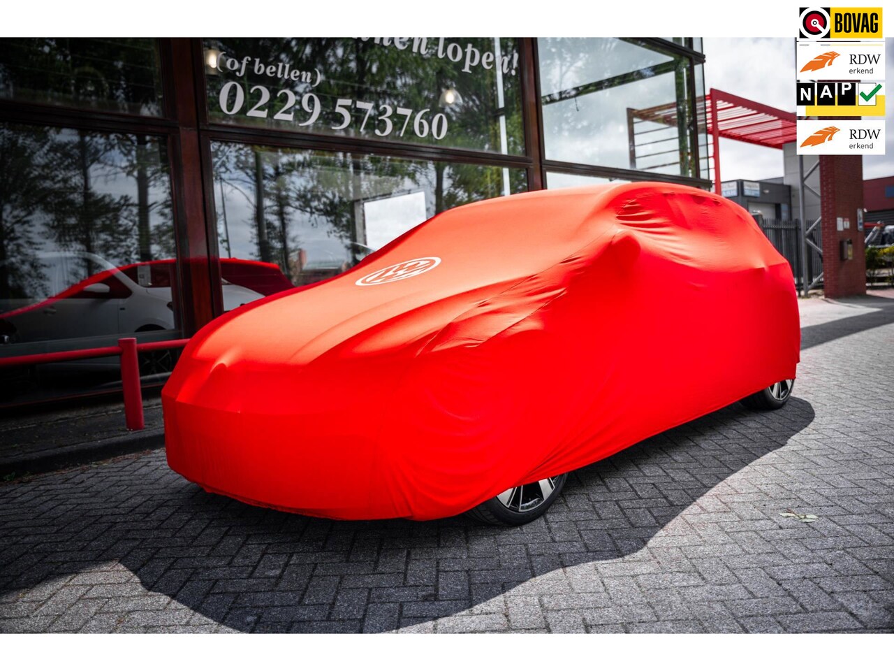 Volkswagen Touran - 1.4 TSI Highline | 7 persoons | Trekhaak | Parkeerhulp | Adaptieve cruise | App connect | - AutoWereld.nl