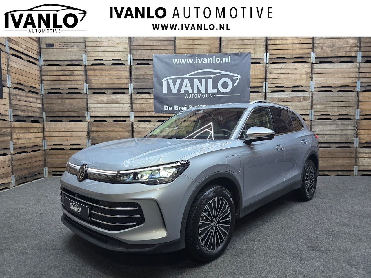 Volkswagen Tiguan - 1.5 eHybrid Elegance Business Massage 360 HUD Clima Navi LM - AutoWereld.nl