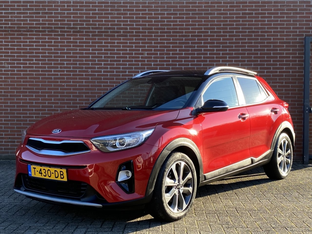 Kia Stonic - 1.0 T-GDi Dynamic Line AUTOMAAT CARPLAY STOELVW CAMERA CRUISE PD - AutoWereld.nl