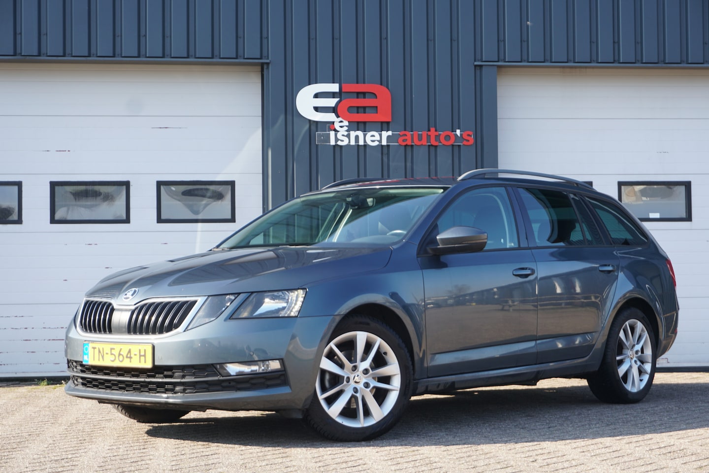 Skoda Octavia Combi - 1.0 TSI DSG Greentech Ambition | CAMERA | HALF LEDER | TREKHAAK | - AutoWereld.nl
