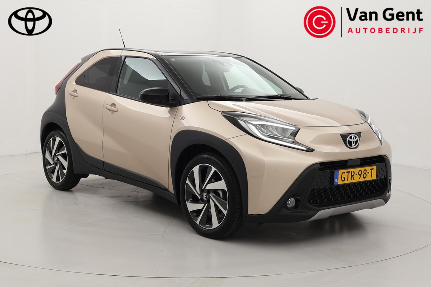 Toyota Aygo X - 1.0 VVT-i MT Envy | Apple Carplay / Android Auto | LED | Adaptive Cruise | Clima | Parkeer - AutoWereld.nl