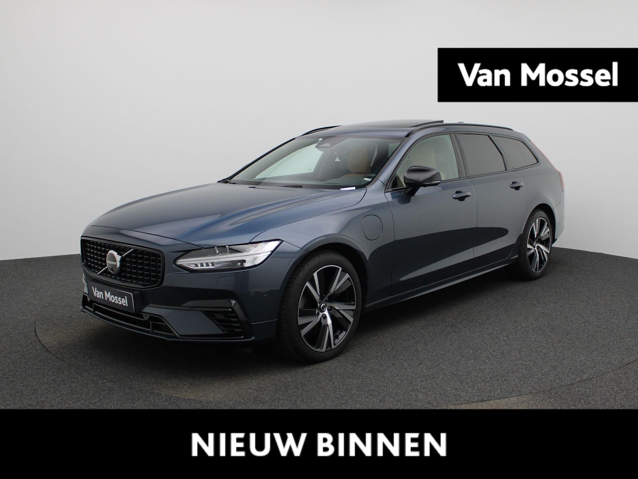 Volvo V90 - T6 PHEV R-Design AWD Aut. Automaat | Panoramadak | Harman Kardon | Head-up | Leder | Navig - AutoWereld.nl
