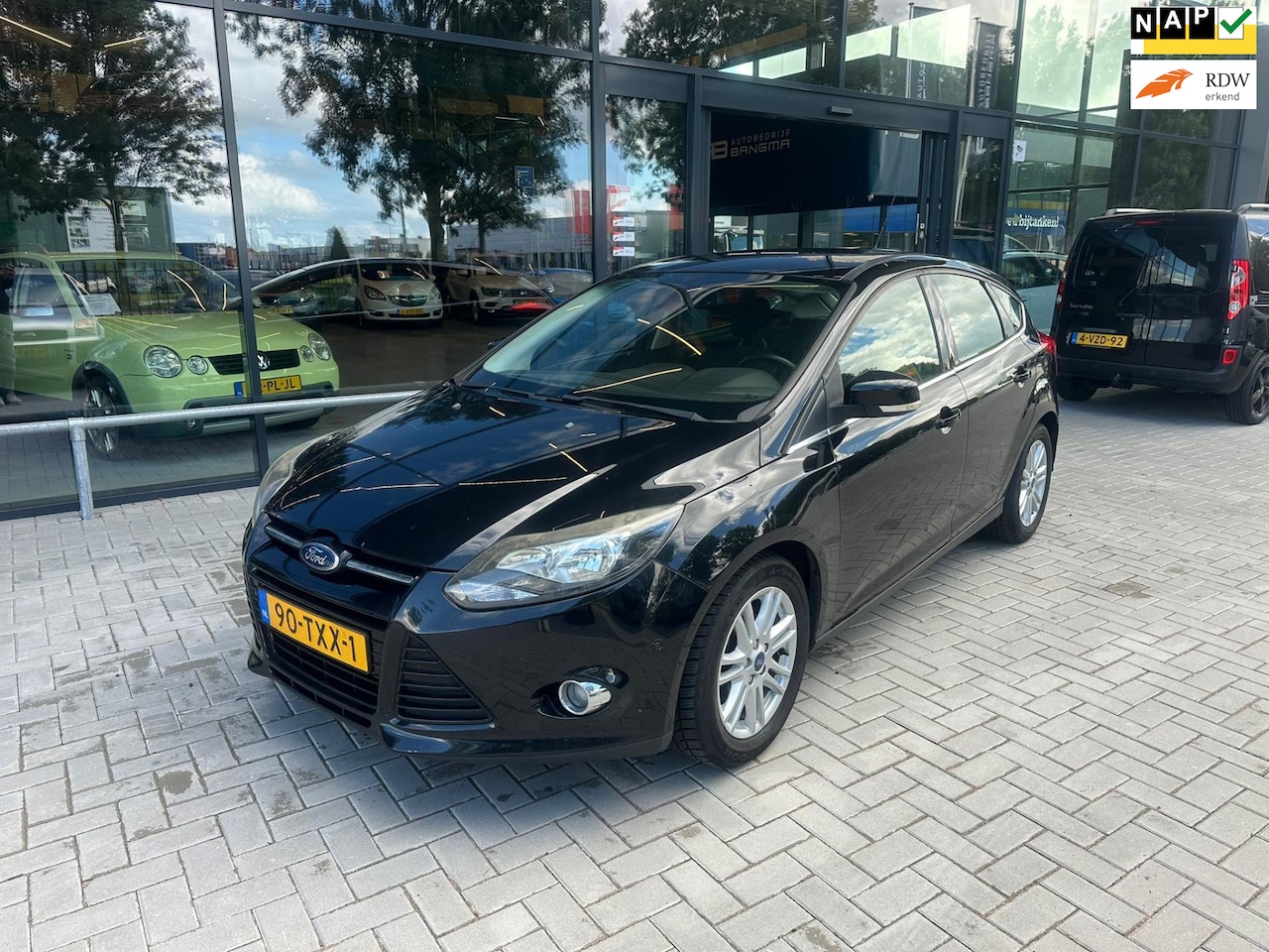 Ford Focus - 1.0 EcoBoost 5-DEURS LEASE TITANIUM-uitv/ZEER COMPLEET/MOTOR DEFECT - AutoWereld.nl
