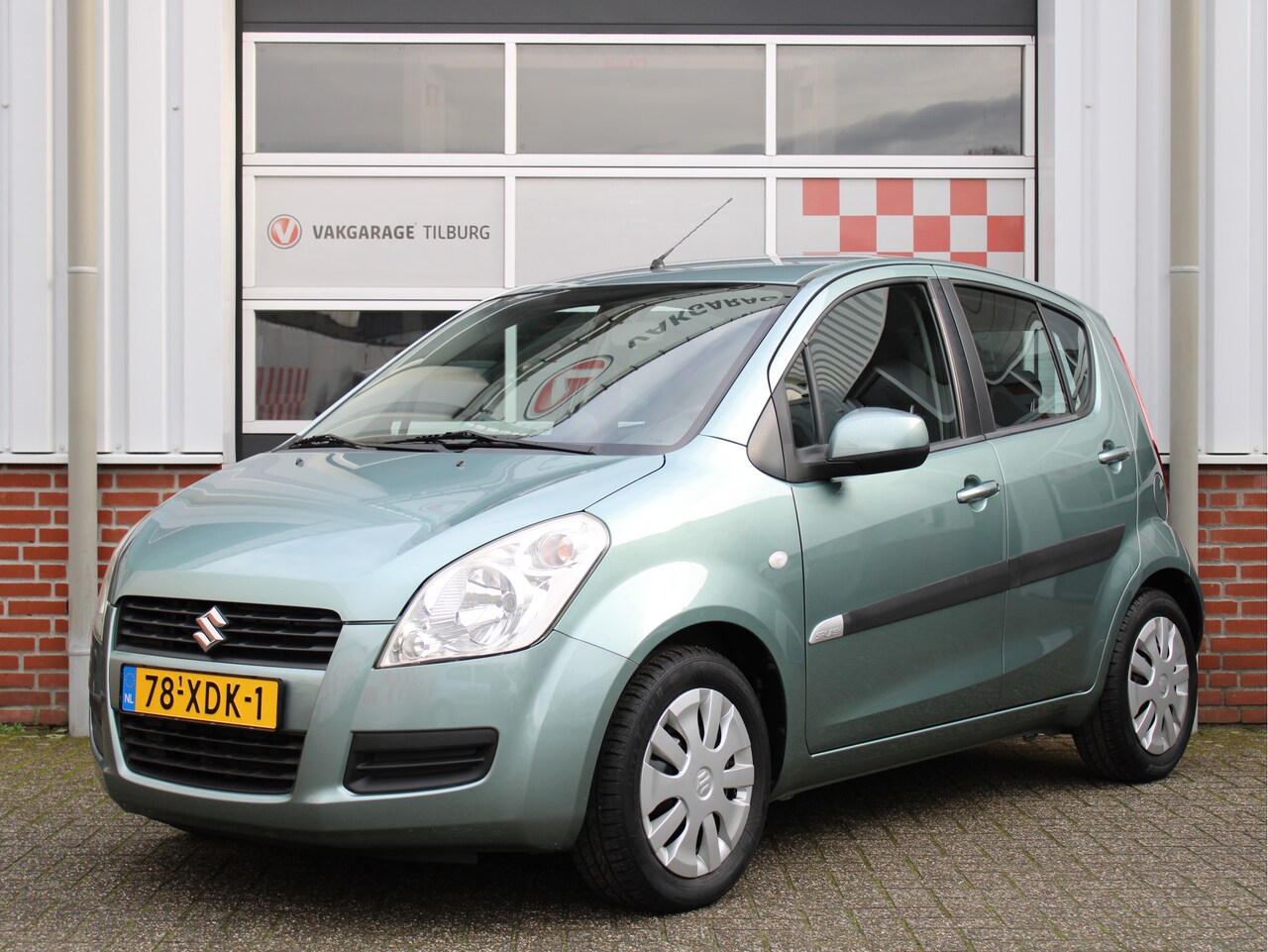 Suzuki Splash - 1.0 VVT Comfort /AIRCO/CV/Elek. ramen/Toerenteller/Leder stuur/ISOFIX/Stuurbekrachtiging/N - AutoWereld.nl