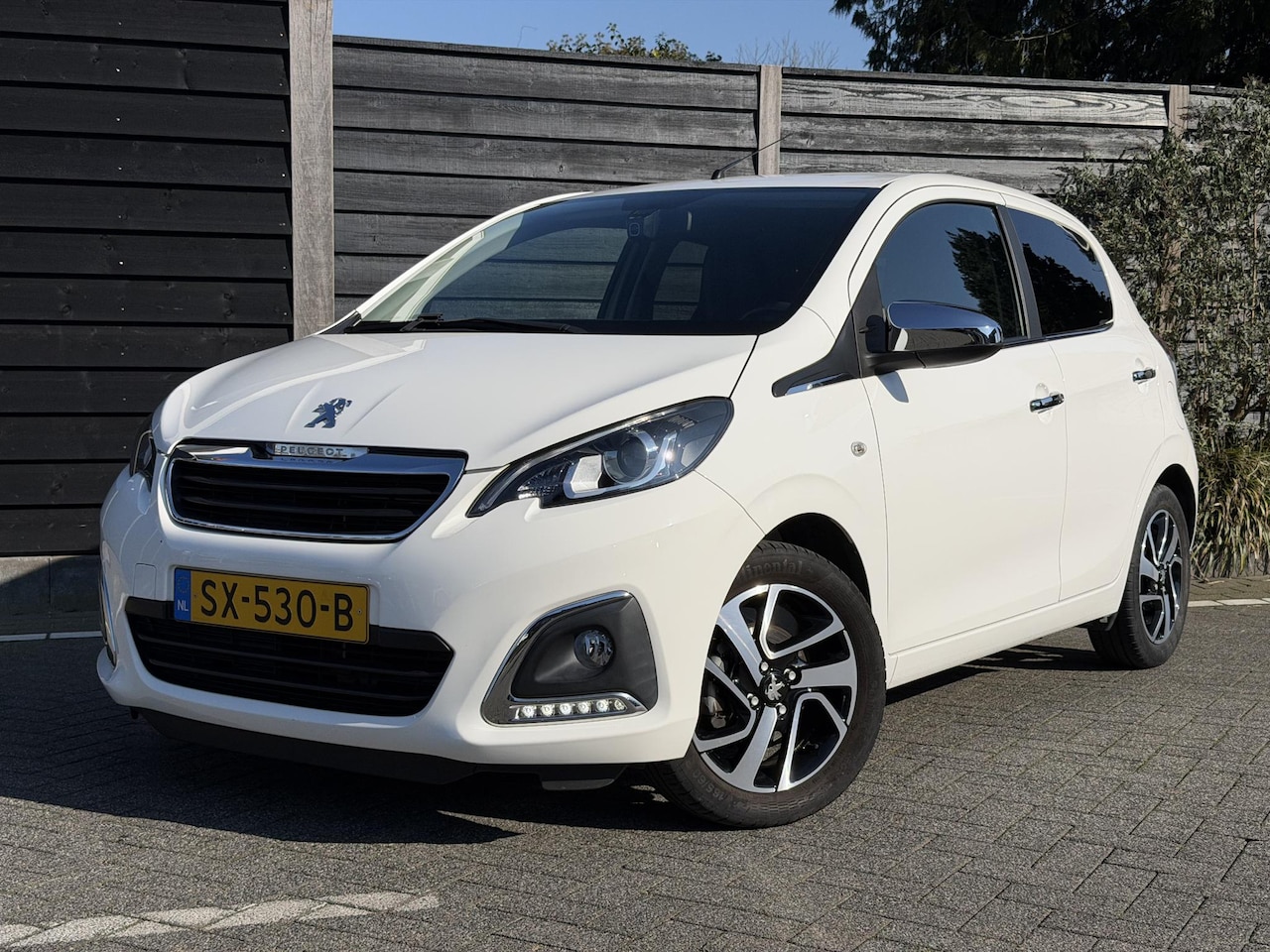 Peugeot 108 - Allure 1.0 e-VTi 72PK Automaat Achteruitrijcamera, Keyless, Dimlicht Automatisch, Climate - AutoWereld.nl