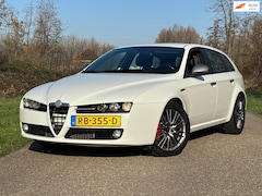 Alfa Romeo 159 Sportwagon - 1.7 TBI Dist 200 PK/Navi/Leder/Pdc