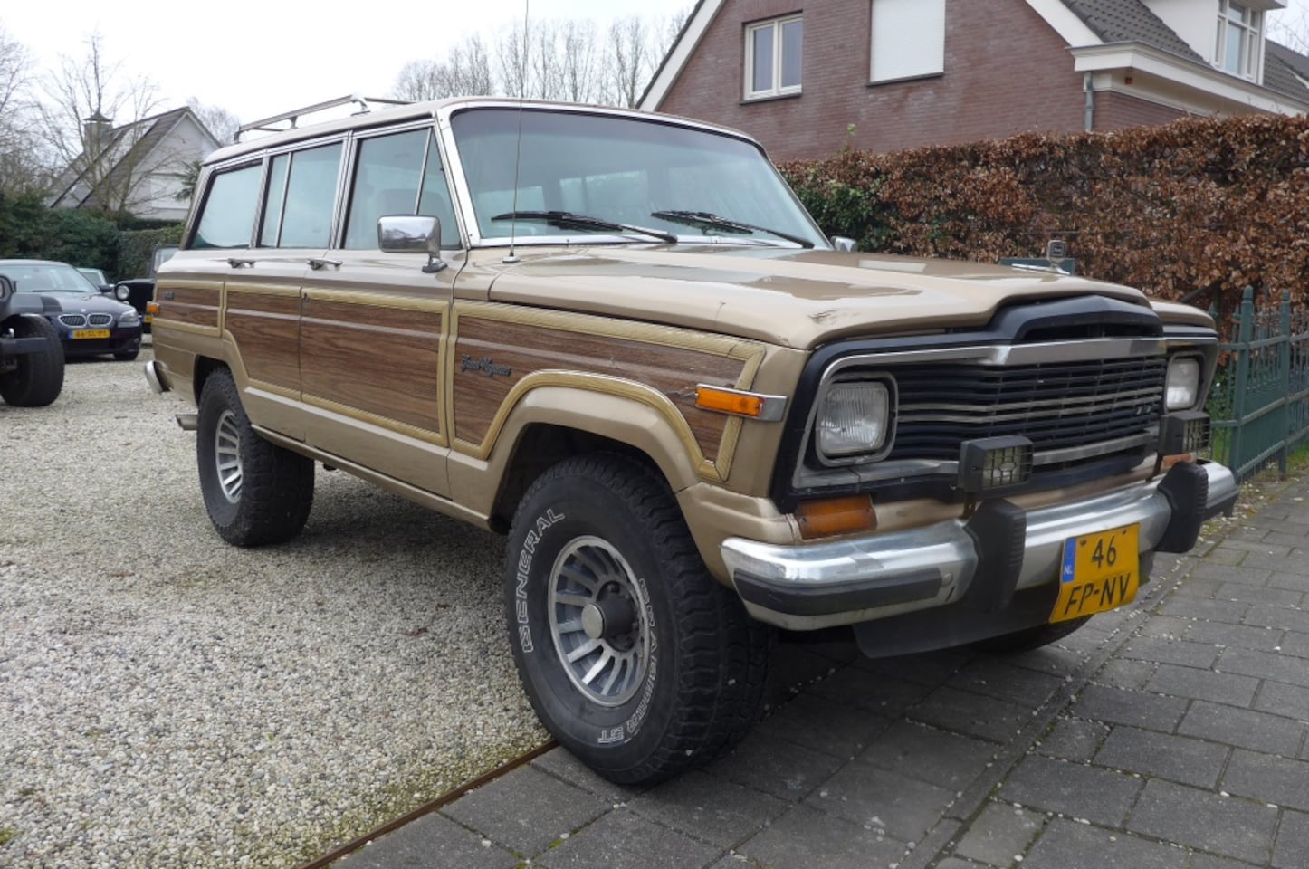 Jeep Wagoneer - 5.9 V8 Limited Wagon Belasting en APK vrij - AutoWereld.nl