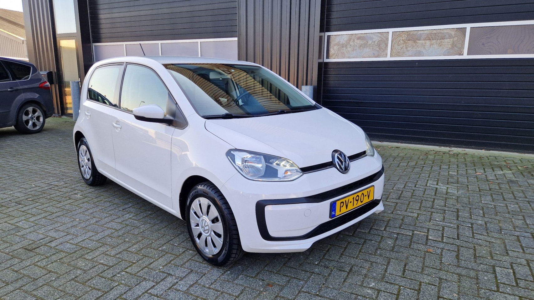 Volkswagen Up! - 1.0 BMT move up! Airco - AutoWereld.nl