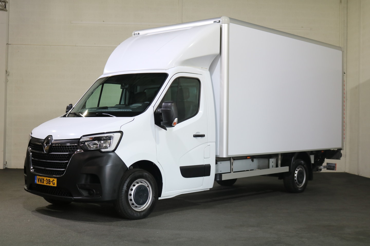Renault Master - 2.3 dCi 145pk Euro 6 Bakwagen met Laadklep (Wordt verwacht) - AutoWereld.nl