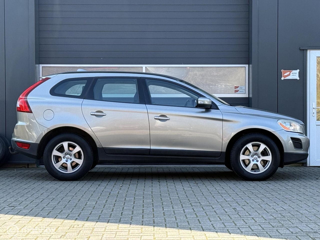 Volvo XC60 - 2.0 D3 Momentum EX BPM - AutoWereld.nl