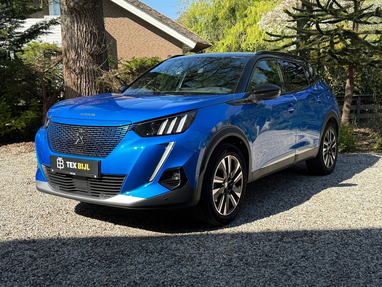 Peugeot e-2008 - EV GT Pack 50 kWh 3-Fase|SoH 88.7%|Keyless|navi|18-inch - AutoWereld.nl