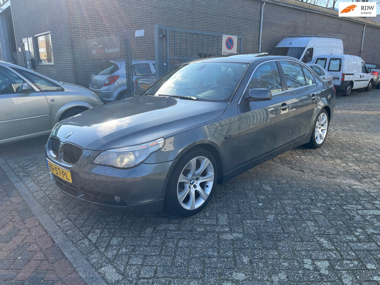 BMW 5-serie - 520i! 6 cilinder! 153 DKM! Dak! Leder! - AutoWereld.nl