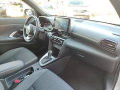 Toyota Yaris Cross - 1.5 Hybrid FIRST EDITION NL-AUTO 1E-EIG NAVI KEYLESS 17'' LM-VELGEN LED PRIVACY GLASS CLIM