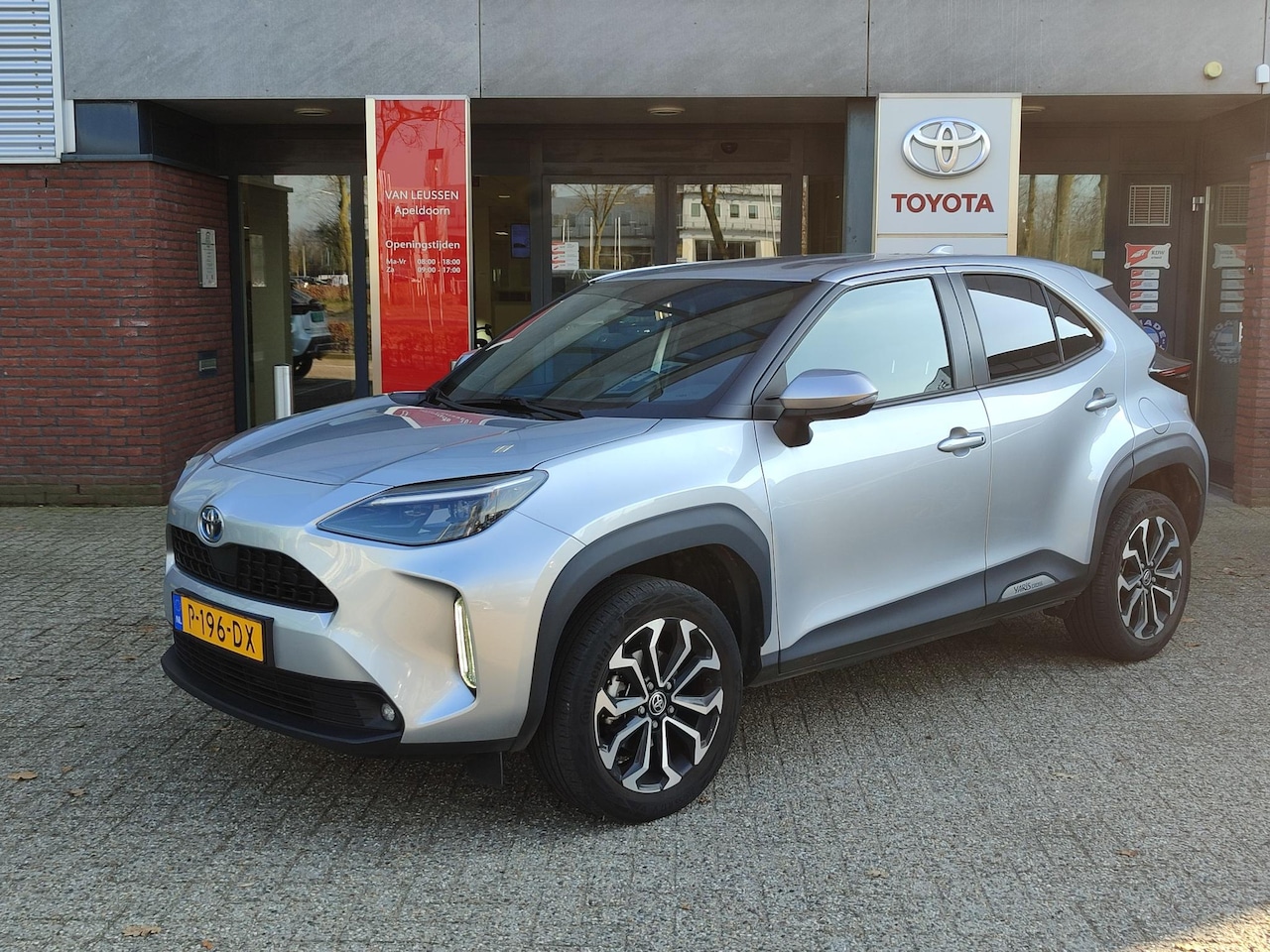 Toyota Yaris Cross - 1.5 Hybrid FIRST EDITION NL-AUTO 1E-EIG NAVI KEYLESS 17'' LM-VELGEN LED PRIVACY GLASS CLIM - AutoWereld.nl