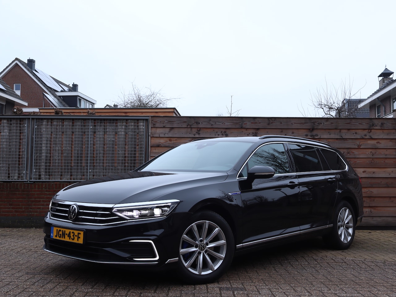 Volkswagen Passat Variant - 1.4 TSI PHEV GTE Business PANO | KEYLESS | TREKH | MASS | MEMORY | ACC | GEPOLIJST I VWindividual - AutoWereld.nl