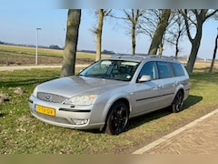 Ford Mondeo Wagon - 1.8-16V Platinum